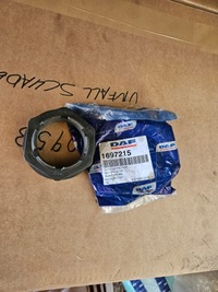 фото thumb №1, Гайка ступицы колёса daf xf 1697215 перед