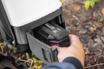 Опрыскиватель GRAPHITE Energy + бак 18 В, 15 л, 6 Ач, КОМПЛЕКТ + НАСАДКИ
