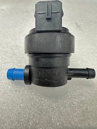 фото thumb №1, !клапан вакуумa mercedes w221 s600 a0004769632!