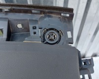 фото thumb №10, Торпедо роздавальна консоль подушка  mercedes x w470 демонтаж комплект oem номер