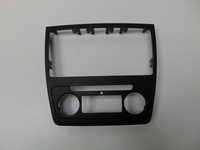 фото thumb №2, Рамка радио консоли skoda yeti 5l0858069h