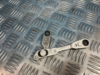 фото thumb №1, Mercedes w212 lift регулировка петля капот a2048870410