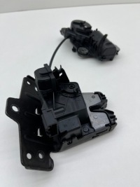 фото thumb №1, Volvo v90 s90 замок доводчик кришки багажника 31484594