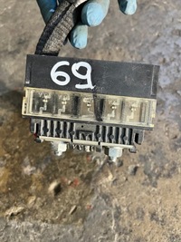 фото thumb №5, 69 renault клема плюсова запобіжник