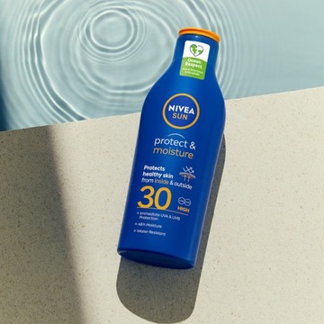 NIVEA SUN PROTECT&MOISTURE Balsam przeciwsłoneczny SPF30 200ml + Piłka