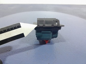 фото thumb №5, Mercedes e w213 амортизатор крышки заливка топлива a0008207703