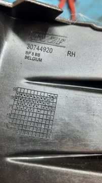 фото thumb №7, Volvo s40 ii рамка решітка галоген права 30744920