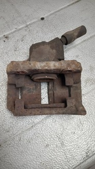 фото thumb №2, Суппорт правый перед renault clio iii 06r 1.5dci