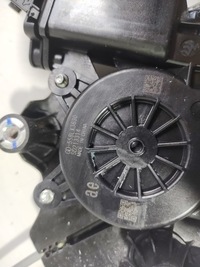 фото thumb №8, Mg zs ev 2023 - подъемник моторчик стекло правый перед 20230417