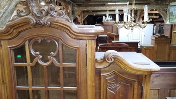 Витрина-библиотека Людвика, массив ореха рокайль, антиквариат