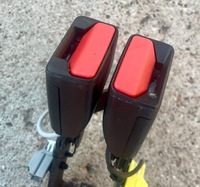 фото thumb №7, Volvo xc60 ii xc90 задня кліпса поперечина кліпси ременів безпеки лівий задня