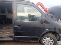фото thumb №1, Дверь передние правое чёрные mercedes vito w638 1999