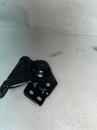 фото thumb №10, Skoda оригінальний номер 6v0821142 кронштейн крила передній p