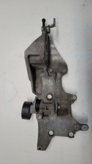 Купити Кронштейн кронштейн генератора vw golf vi 2.0 tdi cff, фото thumb