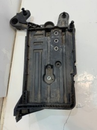 фото thumb №1, Основание аккумулятор vw golf vii 5q0915321h