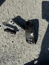 фото thumb №1, Подушка кронштейн toyota chr гибрид 18r.