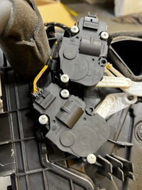 фото thumb №7, Отопитель воздуходувка range rover velar l560