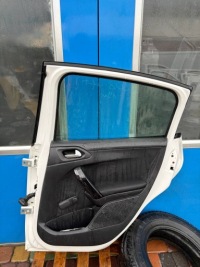 фото thumb №6, Двері праві зад peugeot 208