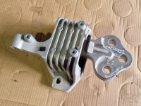 фото thumb №1, Jeep cherokee kl 2.2 подушка коробки кронштейн