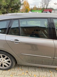 фото thumb №1, Двері laguna iii kombi teknd