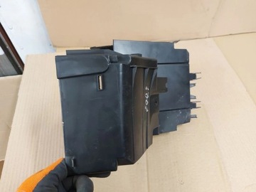 фото thumb №5, Peugeot 5008 1 i корпус коробка запобіжників заглушка банки 9658418180