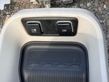 фото thumb №10, Сидіння салон шкіра оббивка тунель chrylser pacifica 2017+