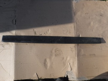 фото thumb №1, Спойлер задний крышки vw passat b1 321827933a