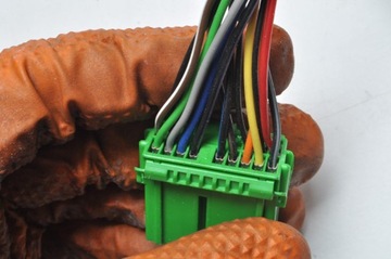 фото thumb №9, Volvo s60 ii v60 дзеркало ліві електричні 14-pin uk