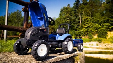 Большой педальный трактор FALK New Holland с прицепами