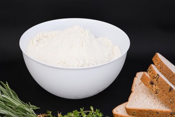 Большая пластиковая миска для взбивания кухонных салатов объемом 6 л, белая, крышка 29см.