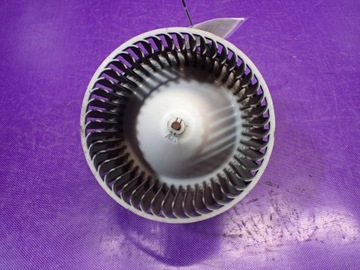 фото thumb №1, Mazda 2 i dy 03-05 вентилятор повітропровід повітродувка 2 pin 8940000222