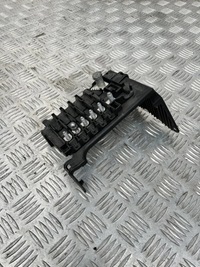 фото thumb №1, Клемма предохранитель акумулятора vw id.3 id3 1ea937548a