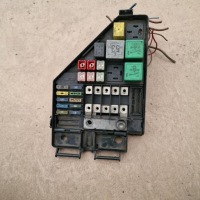 фото thumb №1, Land rover freelander 2002 yqe000380 рамка / модуль предохранителей yqe000380