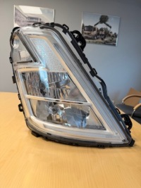 фото thumb №1, Volvo fmx лампа фара правый 23752825