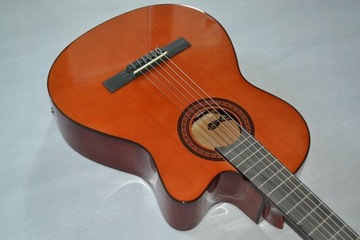 ЭЛЕКТРОКЛАССИЧЕСКАЯ ГИТАРА HARLEY BENTON CG300CE NT С ЛЮТНОЙ