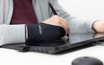 Перчатка для графических планшетов Wacom.