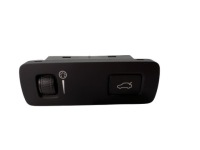 фото thumb №1, Volvo xc40 кнопка открывания крышки 31443873