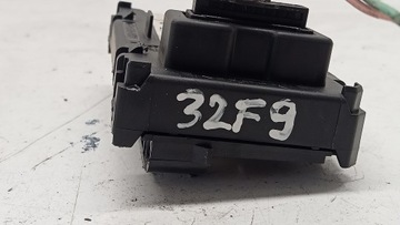 фото thumb №7, Считыватель карт renault megane scenic ii 2 8200125077 s118539002d европа