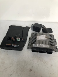 фото thumb №1, Блок управления набор стартовый renault scenic ii 1.5 dci 8200565863