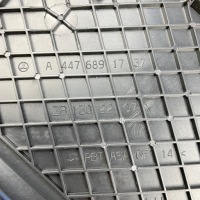 фото thumb №11, Mercedes w447 v klasa a4476891737 захист заглушка ліва верхня консолі