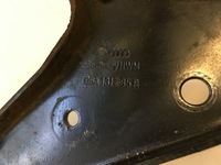 фото thumb №9, Кронштейн насоса vw new beetle i audi 06a131085b