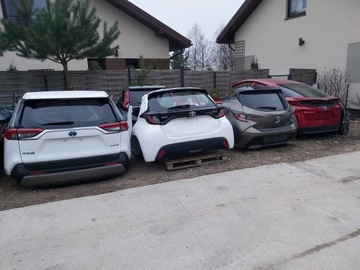 Брызговик Toyota Rav4 III передний левый.