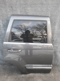 фото thumb №1, Дверь правое задние grand cherokee iii