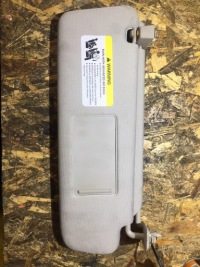 фото thumb №1, Audi q7 защита солнцезащитная правая 4l0857552d