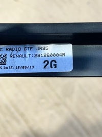 фото thumb №3, 19 renault scenic iii захист рамка панель радіо 281260004r