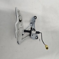 фото thumb №1, Петля патрон левый капот tesla model x plaid 2022r 1009620-04