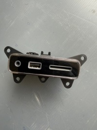 Купить Port usb разъём jeep grand cherokee wk2 рестайлинг  68141322aa, фото thumb