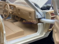 Chrysler LeBaron Town&Coun в масштабе 1:24, Motormax 73331