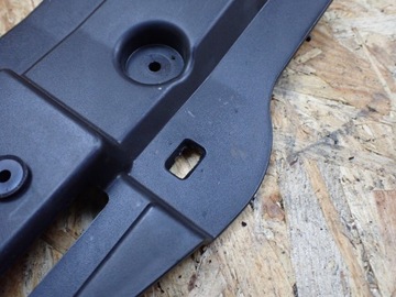 фото thumb №6, Направляюча кріплення ролети багажника права bmw 316 e91 рестайлінг європа 7068886