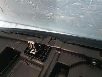 фото thumb №8, Лампа накладка средняя xpeng g9 ev перед